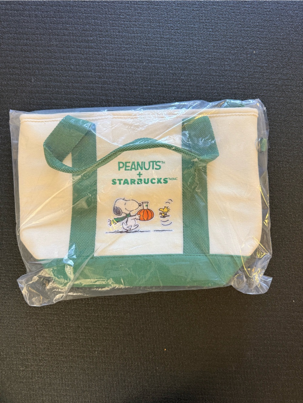 Starbucks White and Green Peanuts Canvas Tote Bag NEW